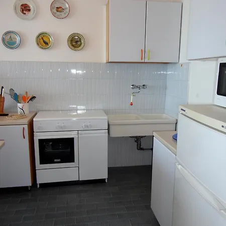 Spend Your In Our Sea View Flat Apartment *