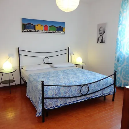 Spend Your In Our Sea View Flat *